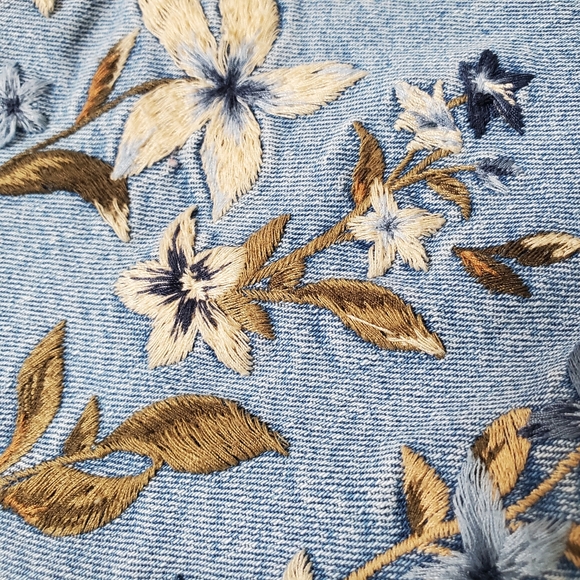 Driftwood Anthropologie Roxy Floral Embroidered Mid Rise Flare Jeans Sz 31 - Picture 3 of 9